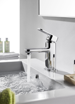 Robinet de lavabo moderne à poignée unique Robinet de salle de bain en laiton