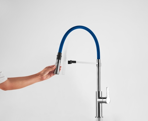 2 Mode de pulvérisation Amarrage magnétique Robinet de cuisine Tuyau en silicone 360 ​​Rotation Robinet de cuisine