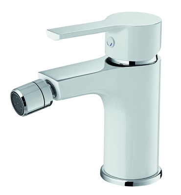 Aérateur réglable fini chrome blanc de robinet de bidet de salle de bains chaude et froide